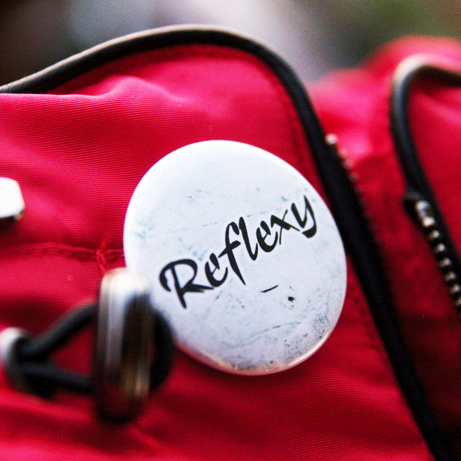 Placka velká bílá 37 mm